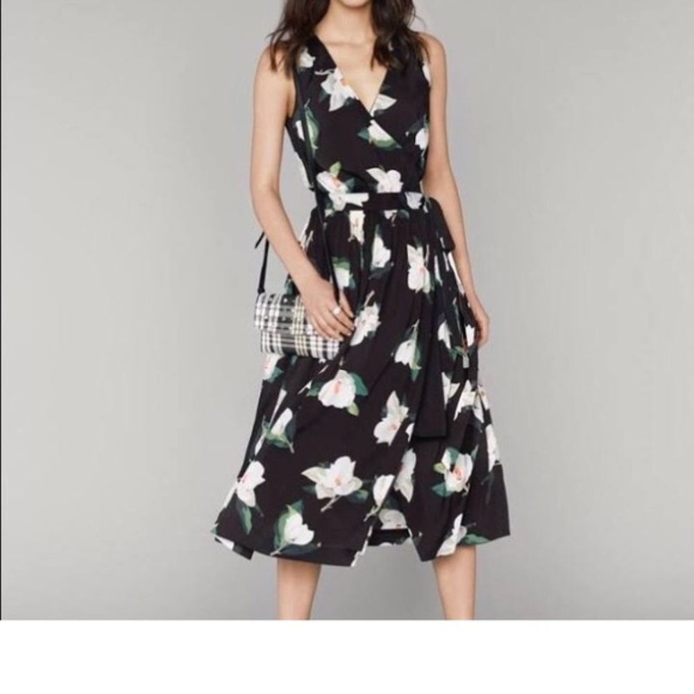 Banana Republic floral wrap dress - Picture 8 of 8